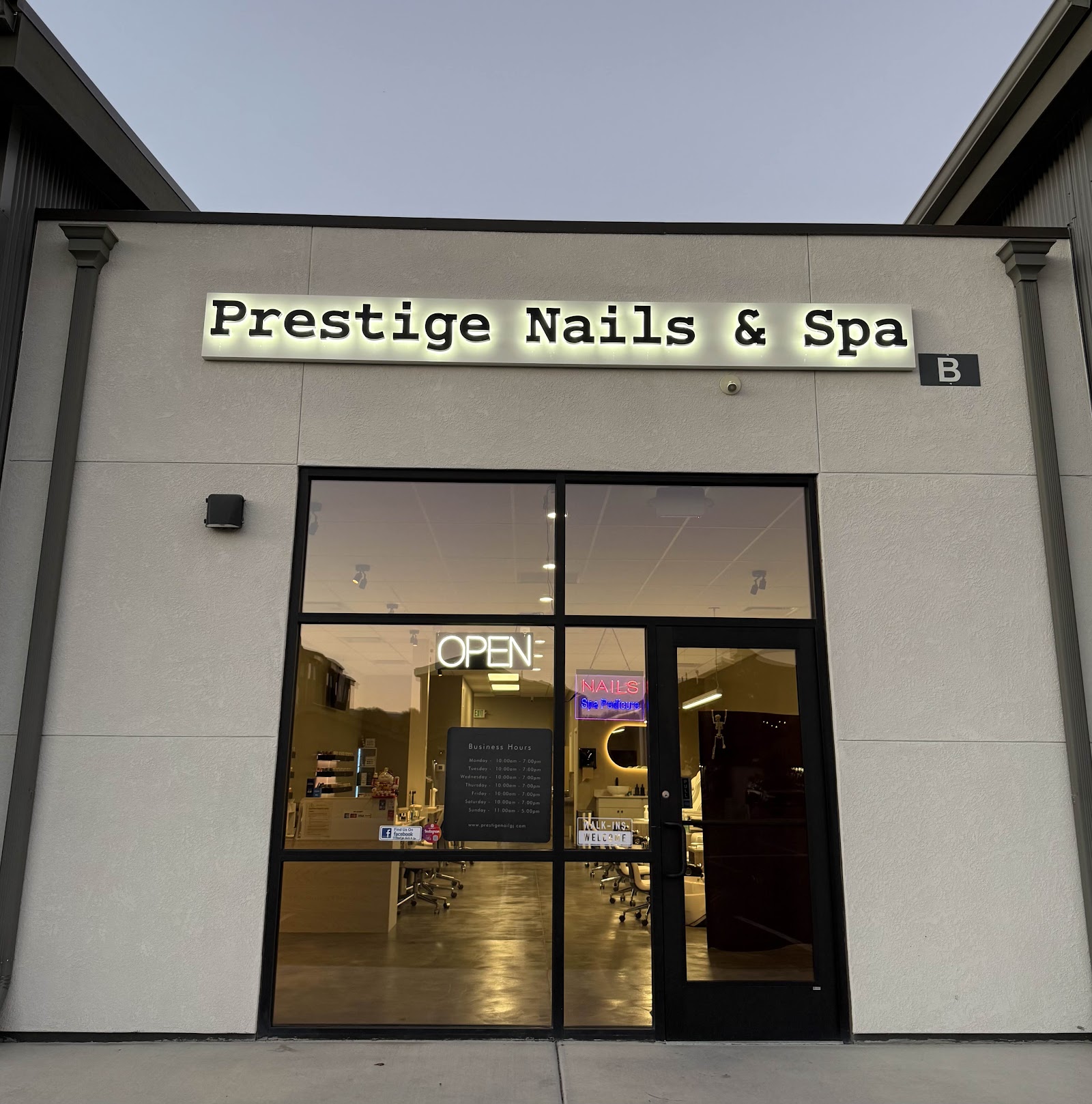 Prestige Nails & Spa nail photo 2